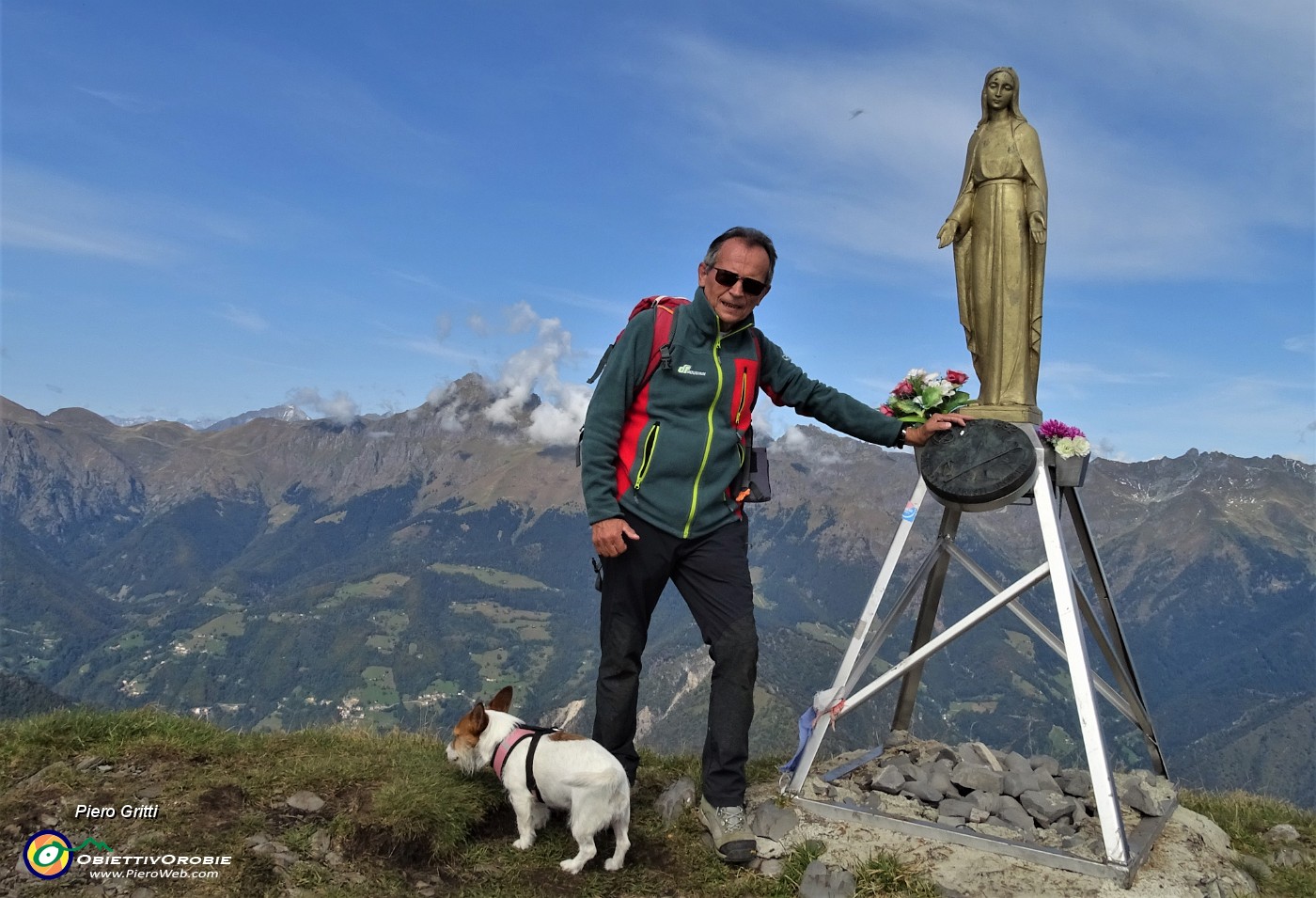 33 Alla Madonnina C.E.A. (Club Escursionisti Arcoresi) del Pizzo Baciamorti (2009 m).JPG